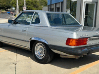 Image 7 of 20 of a 1982 MERCEDES-BENZ 380 380SL