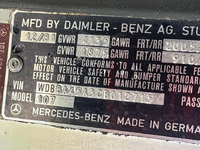 Image 19 of 20 of a 1982 MERCEDES-BENZ 380 380SL