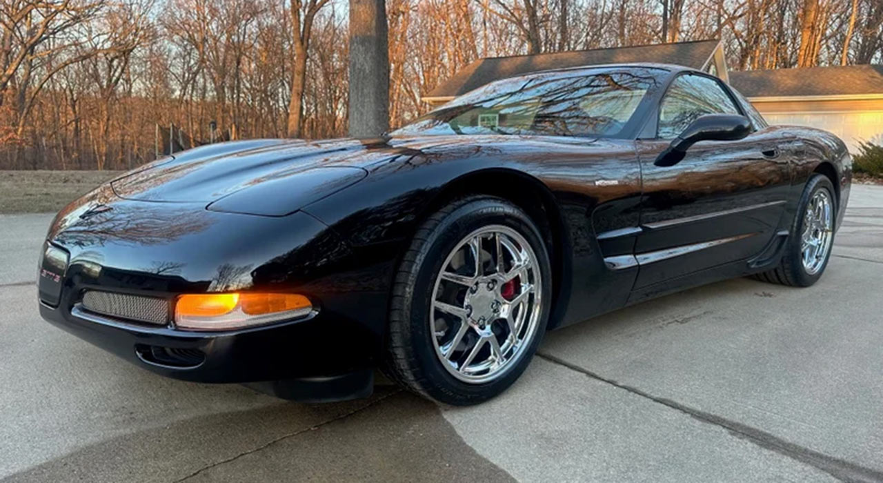 0th Image of a 2001 CHEVROLET CORVETTE Z06