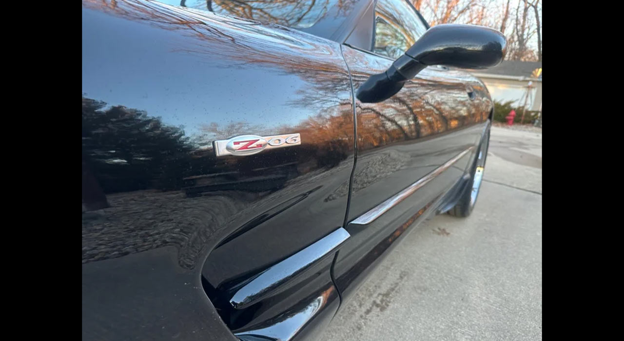 4th Image of a 2001 CHEVROLET CORVETTE Z06