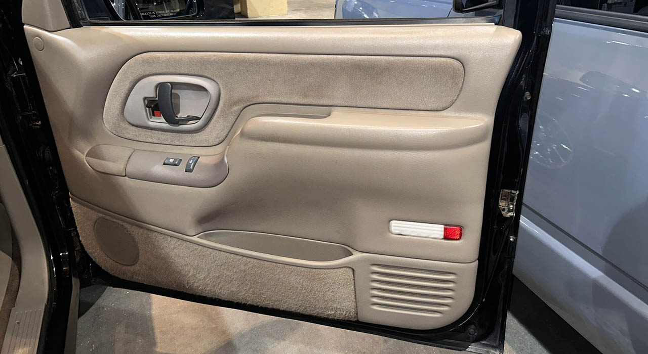 6th Image of a 1997 GMC SIERRA C1500