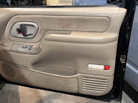 Image 7 of 13 of a 1997 GMC SIERRA C1500