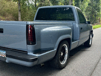 Image 4 of 9 of a 1993 GMC SIERRA C1500