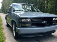 Image 5 of 9 of a 1993 GMC SIERRA C1500