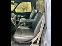 Image 7 of 9 of a 1993 GMC SIERRA C1500