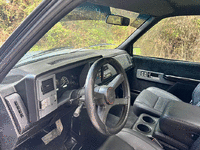 Image 8 of 9 of a 1993 GMC SIERRA C1500