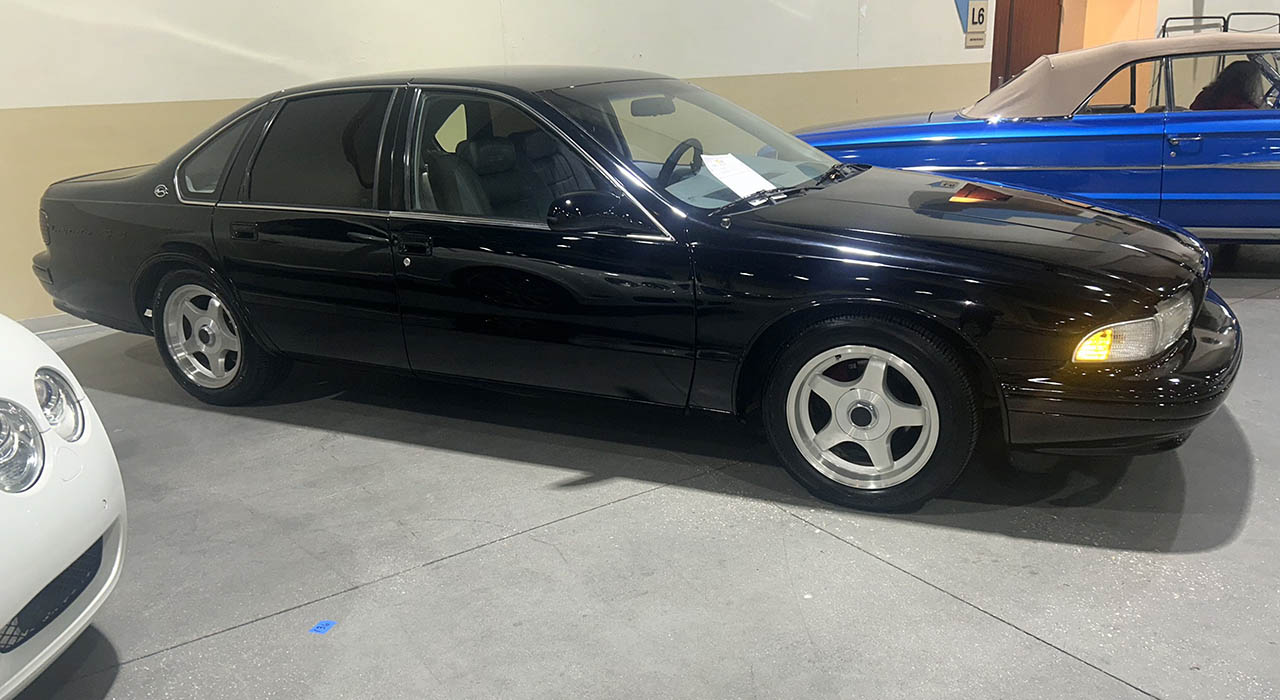 1st Image of a 1995 CHEVROLET CAPRICE CLASSIC OR IMPALA SS