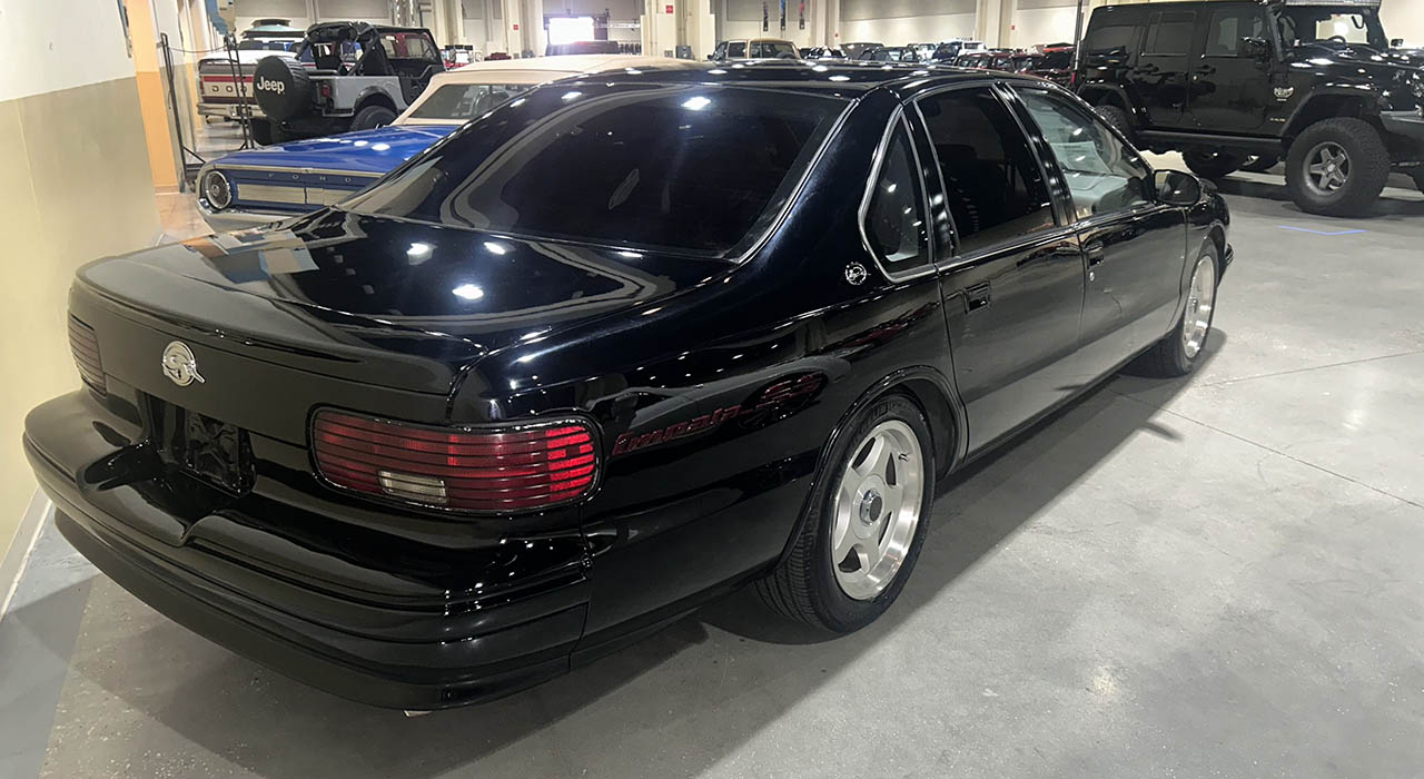 2nd Image of a 1995 CHEVROLET CAPRICE CLASSIC OR IMPALA SS