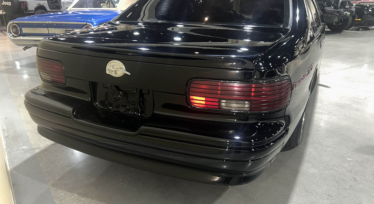 4th Image of a 1995 CHEVROLET CAPRICE CLASSIC OR IMPALA SS