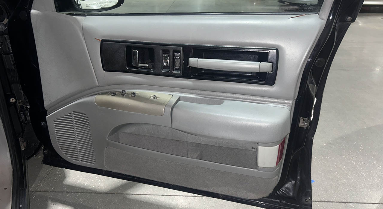 6th Image of a 1995 CHEVROLET CAPRICE CLASSIC OR IMPALA SS