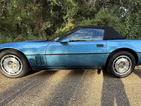 Image 5 of 18 of a 1987 CHEVROLET CORVETTE