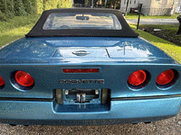 Image 10 of 18 of a 1987 CHEVROLET CORVETTE