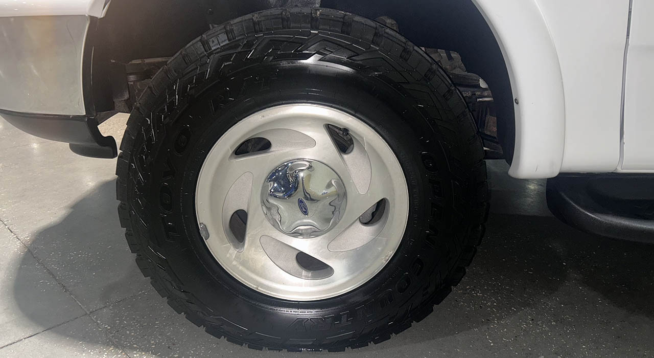 5th Image of a 1998 FORD F-150 1/2 TON 4X4