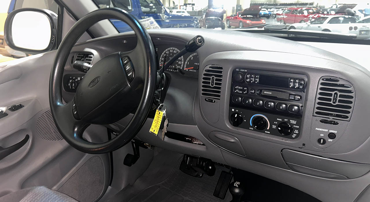 10th Image of a 1998 FORD F-150 1/2 TON 4X4