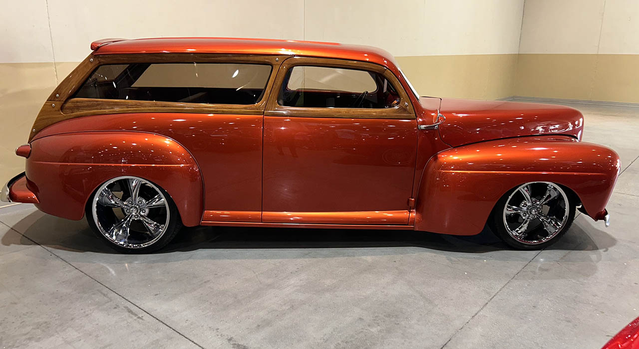 2nd Image of a 1948 FORD WOODY WAGON