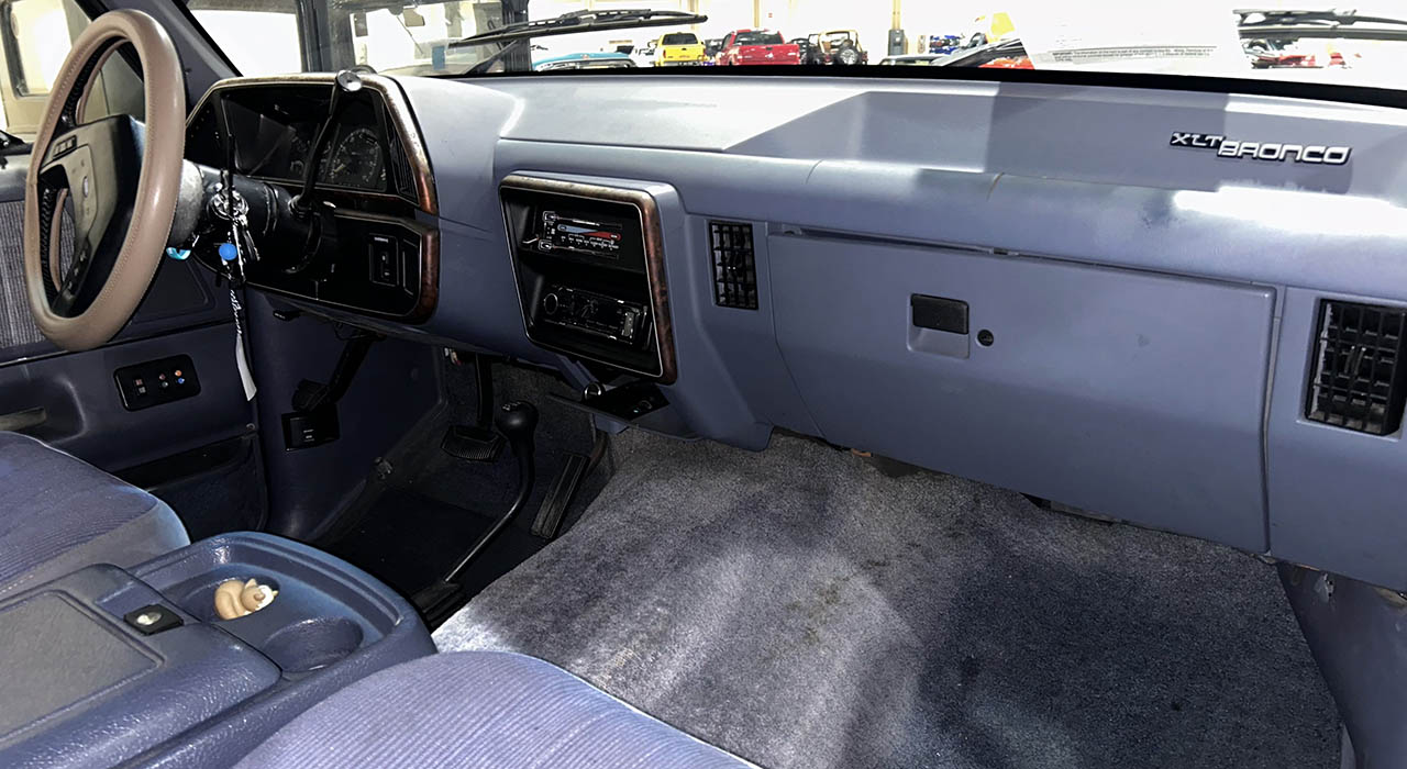 8th Image of a 1990 FORD BRONCO XLT