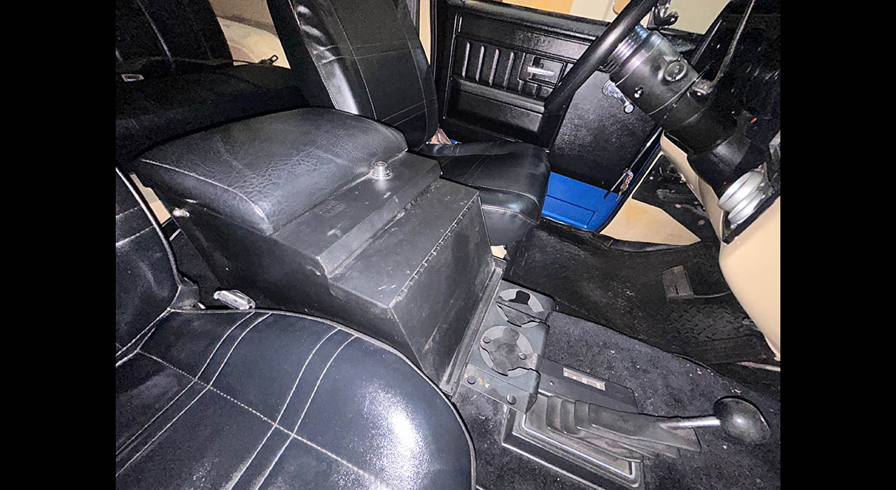 4th Image of a 1986 CHEVROLET D10 MILITARY BLAZER 1/2 TON