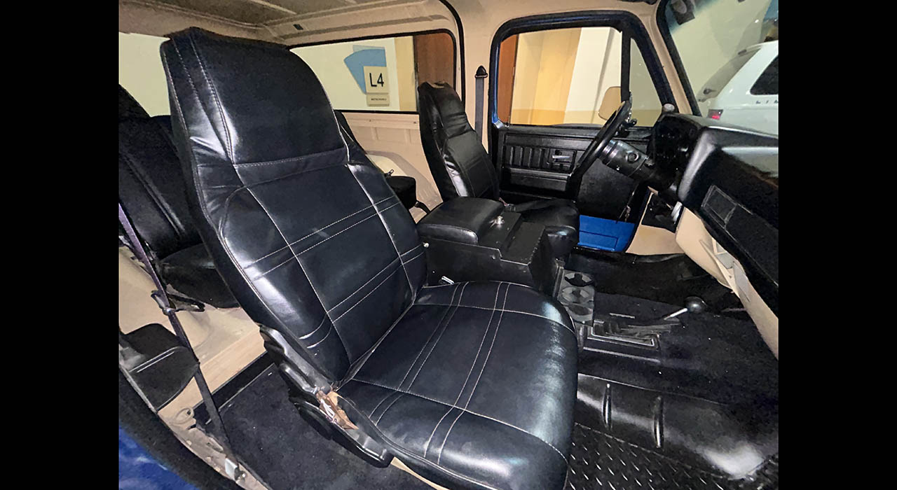 5th Image of a 1986 CHEVROLET D10 MILITARY BLAZER 1/2 TON