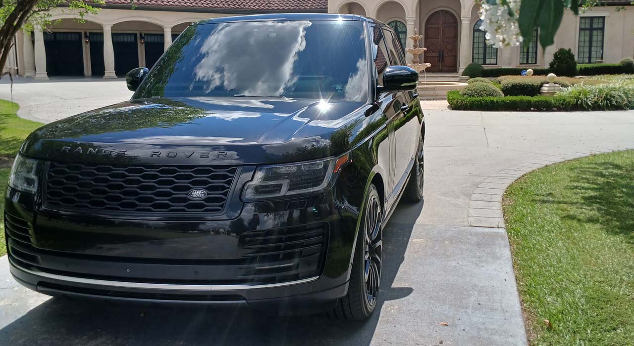 2nd Image of a 2019 LAND ROVER RANGE ROVER HSE