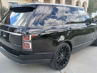 Image 5 of 11 of a 2019 LAND ROVER RANGE ROVER HSE