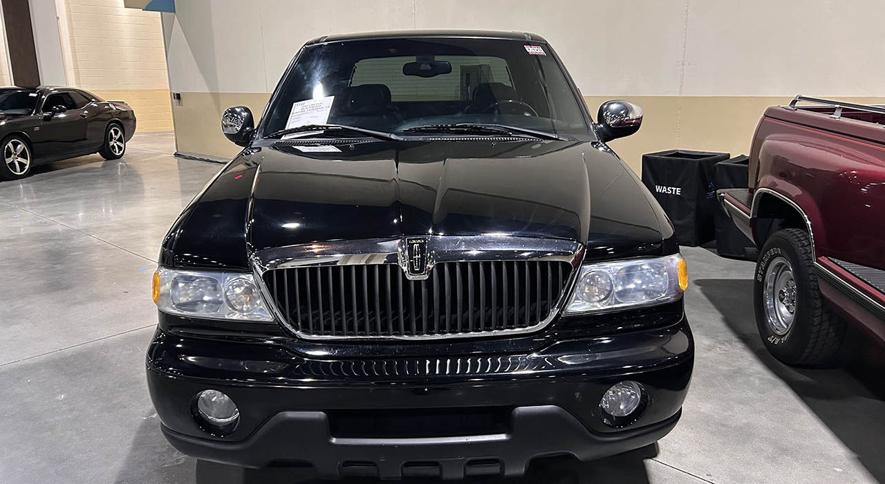 3rd Image of a 2002 LINCOLN BLACKWOOD