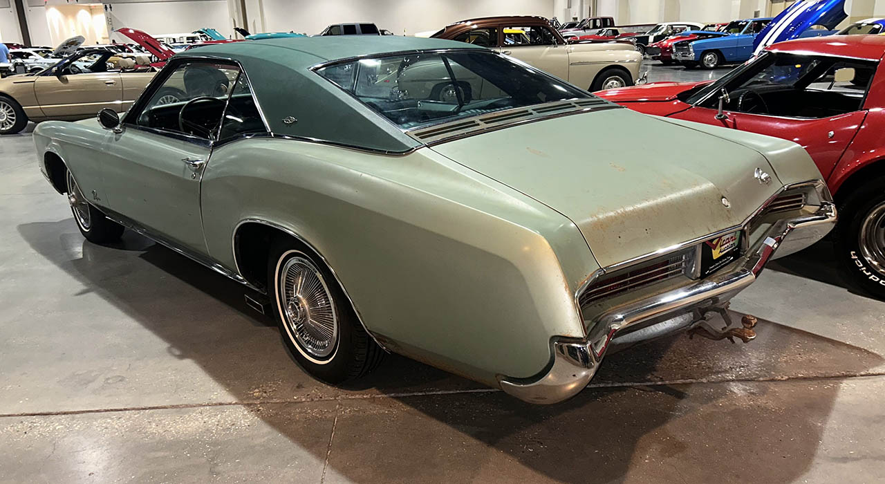 2nd Image of a 1967 BUICK RIVIERA