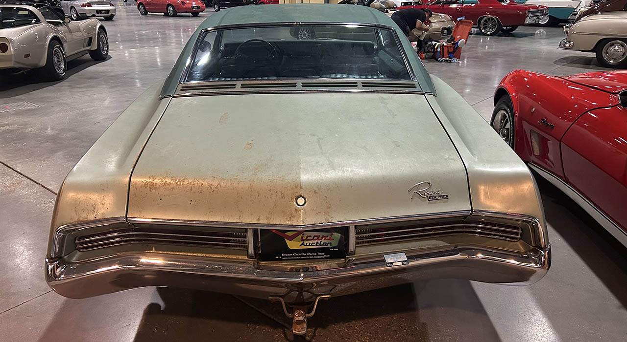 4th Image of a 1967 BUICK RIVIERA