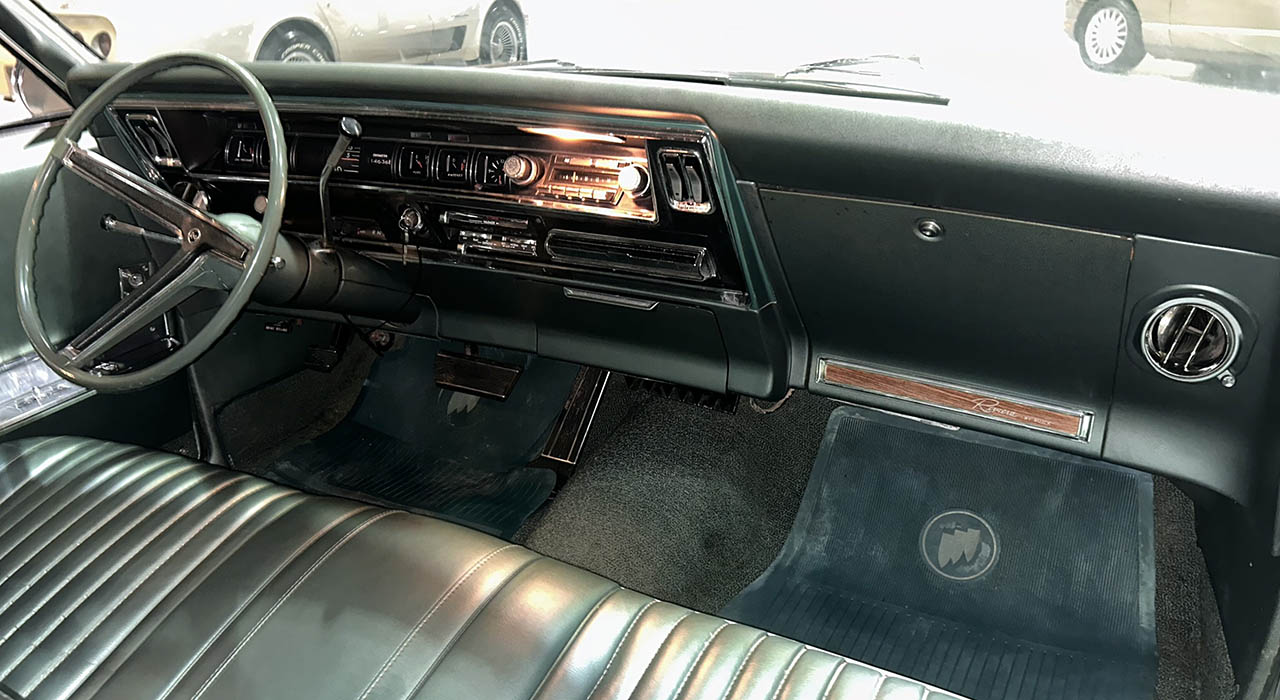 8th Image of a 1967 BUICK RIVIERA