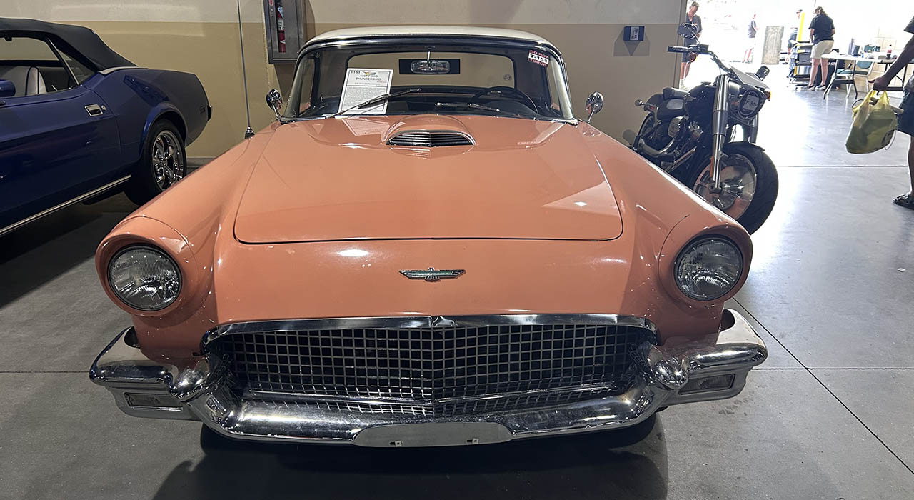3rd Image of a 1957 FORD THUNDERBIRD
