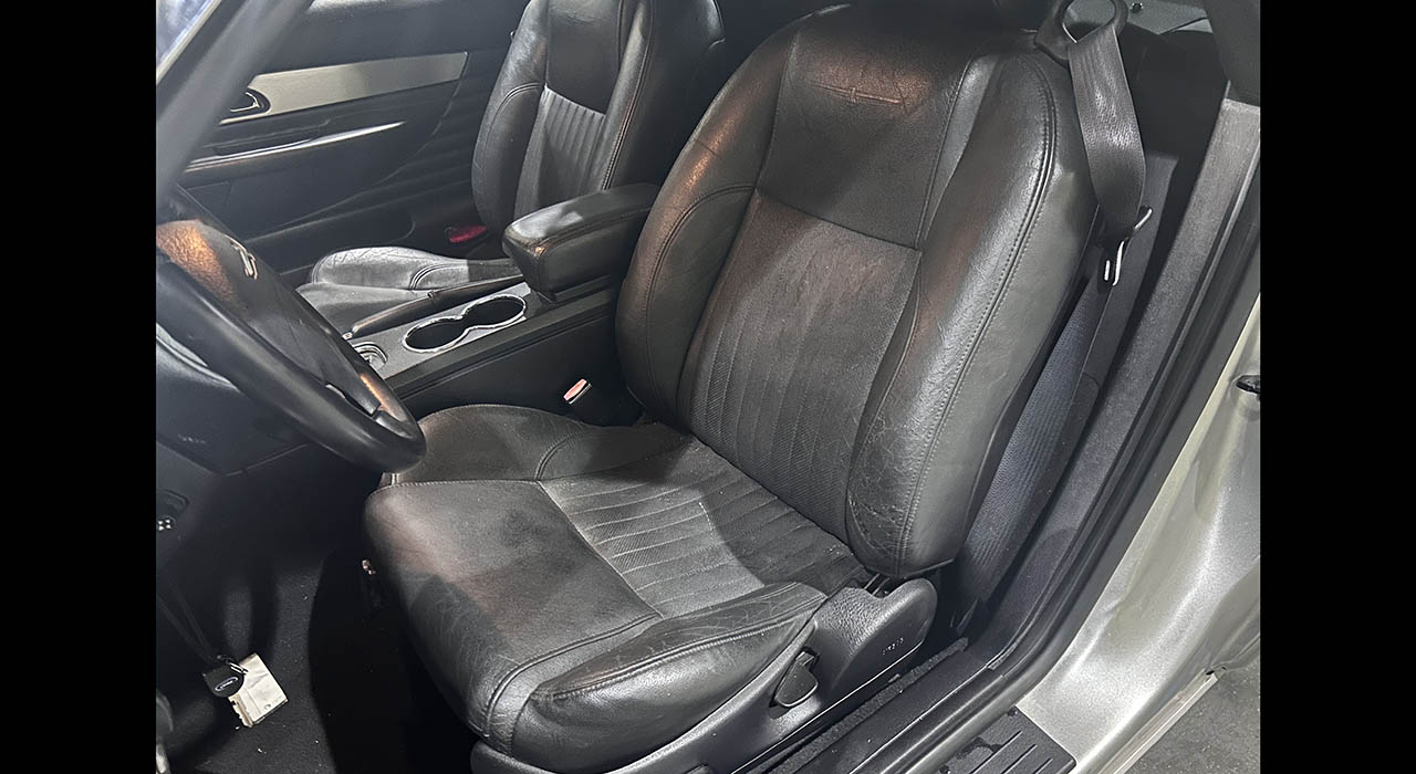 7th Image of a 2004 FORD THUNDERBIRD