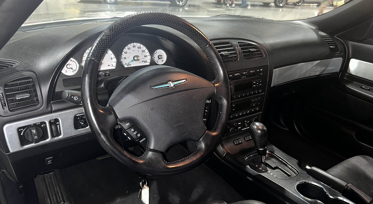 8th Image of a 2004 FORD THUNDERBIRD