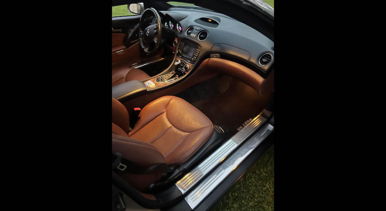 11th Image of a 2007 MERCEDES SL 550