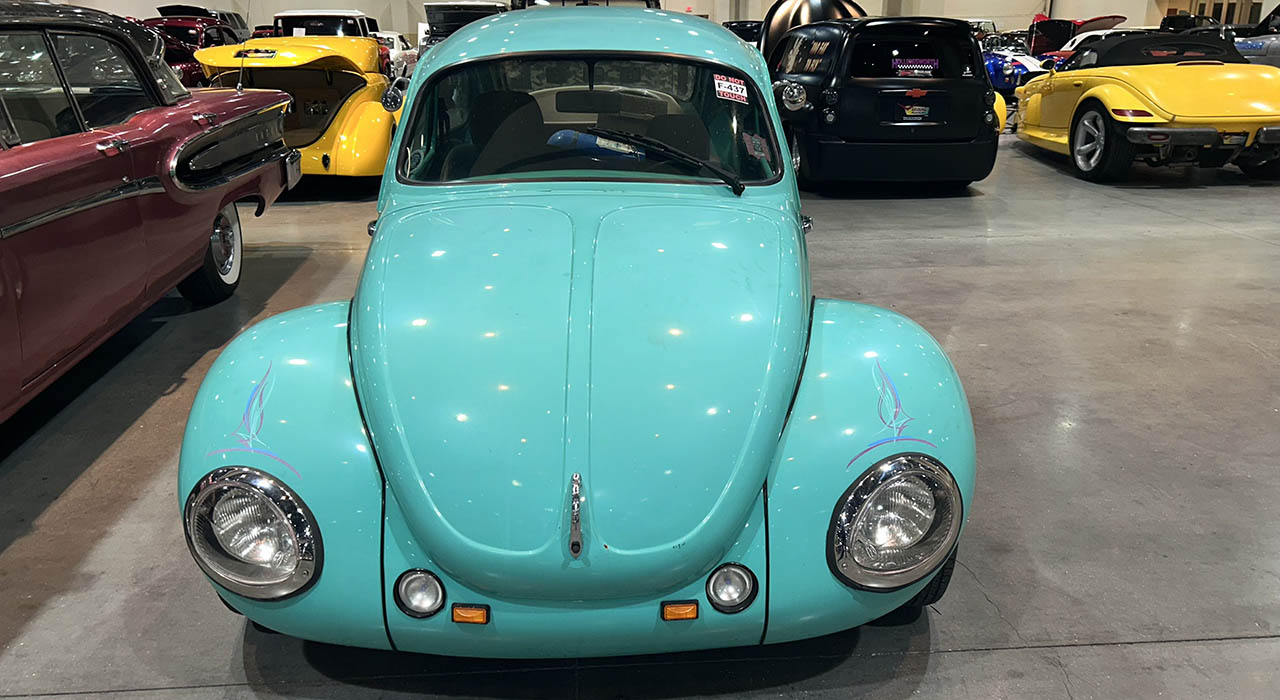 3rd Image of a 1973 VOLKSWAGEN BEETLE