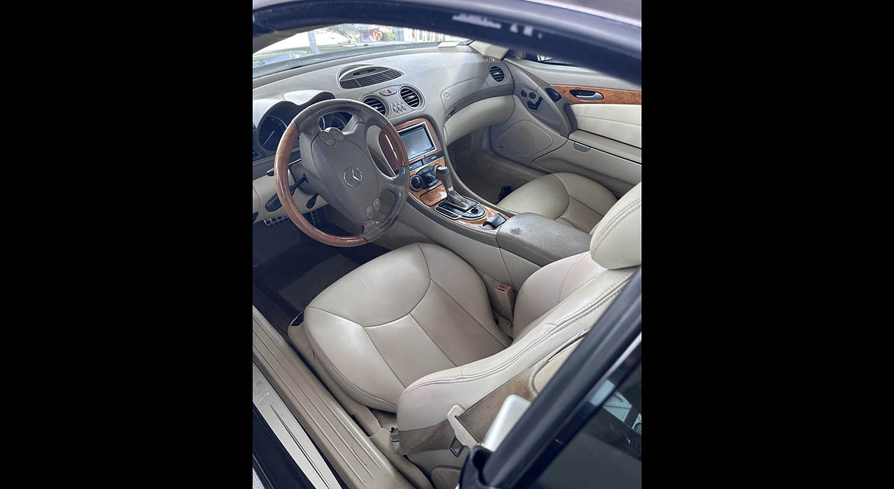 4th Image of a 2005 MERCEDES-BENZ SL-CLASS SL500