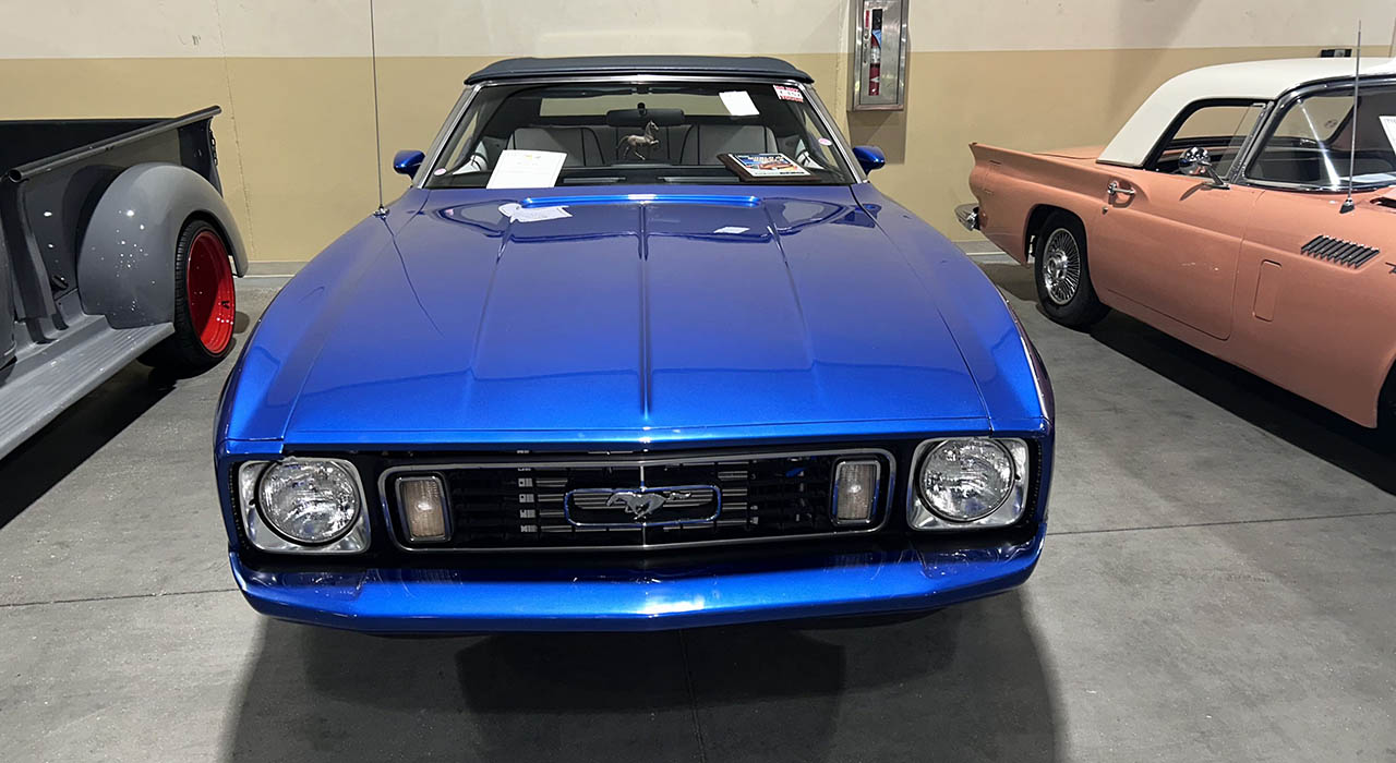 2nd Image of a 1973 FORD MUSTANG