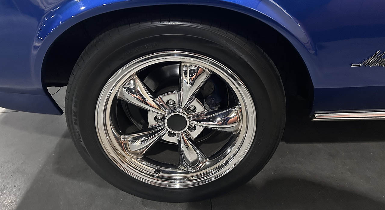 3rd Image of a 1973 FORD MUSTANG