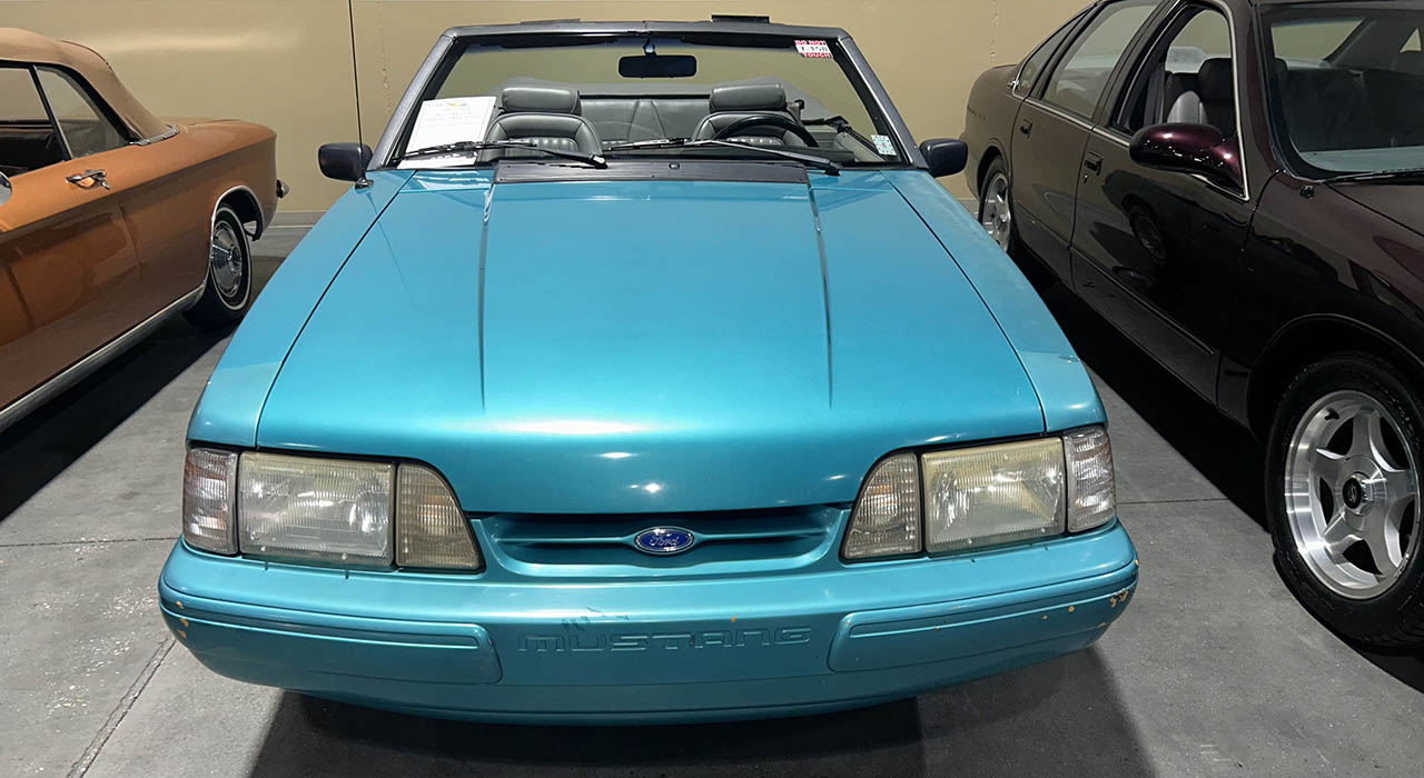 2nd Image of a 1992 FORD MUSTANG LX
