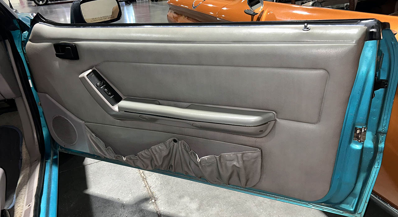 5th Image of a 1992 FORD MUSTANG LX