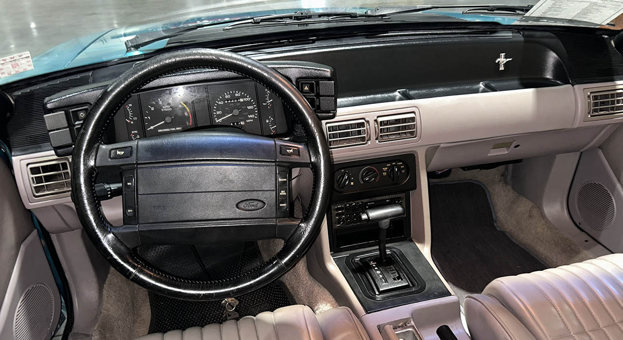 7th Image of a 1992 FORD MUSTANG LX