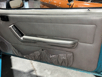 Image 6 of 12 of a 1992 FORD MUSTANG LX