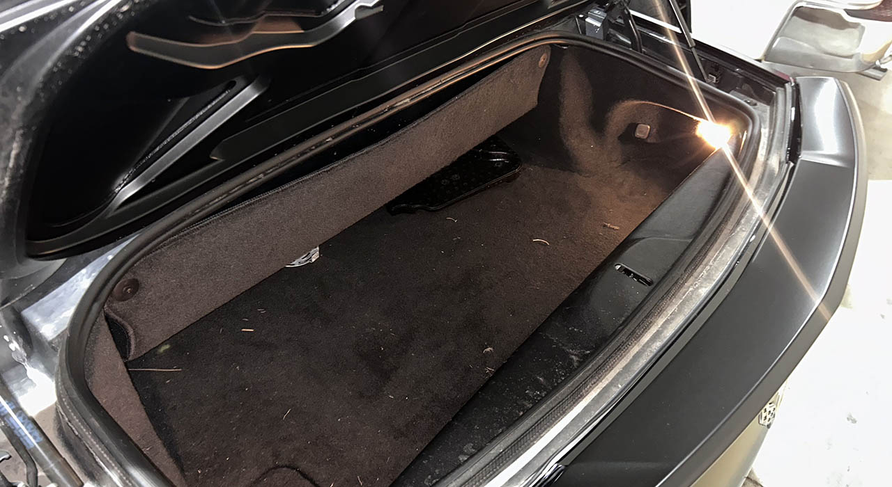 3rd Image of a 2019 CHEVROLET CORVETTE STINGRAY