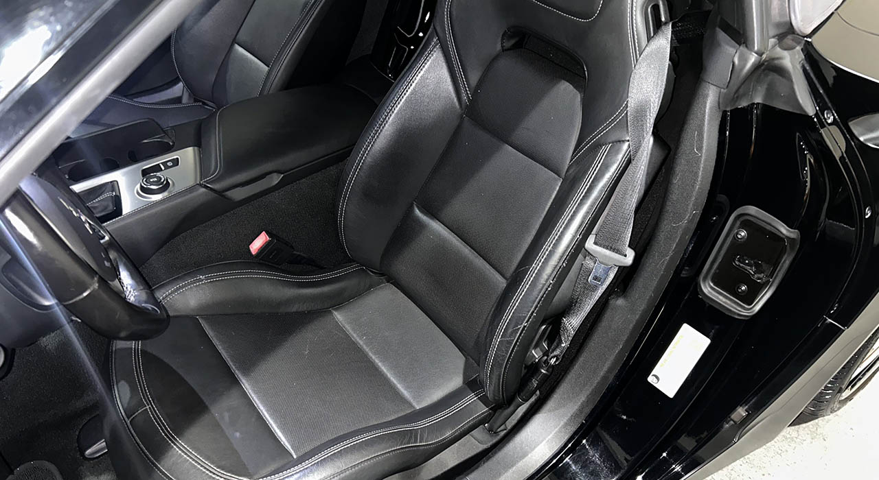 6th Image of a 2019 CHEVROLET CORVETTE STINGRAY