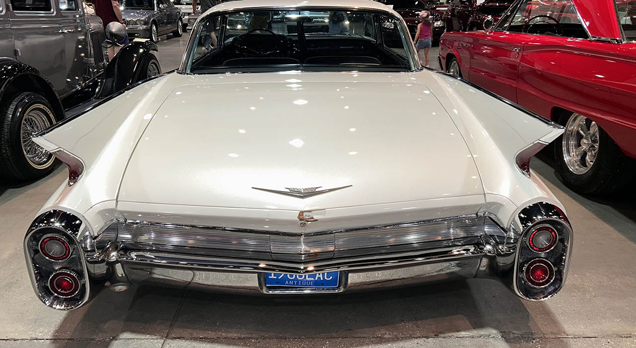 3rd Image of a 1960 CADILLAC SERIES 62