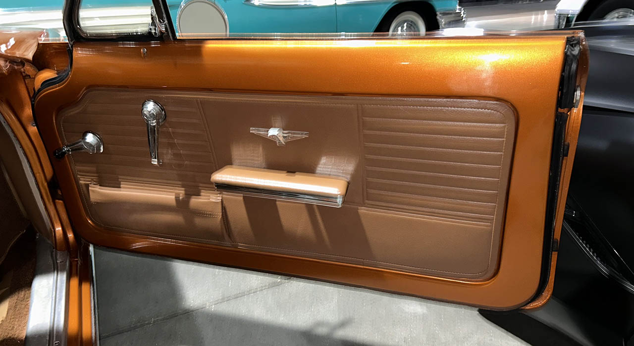 4th Image of a 1964 CHEVROLET CORVAIR