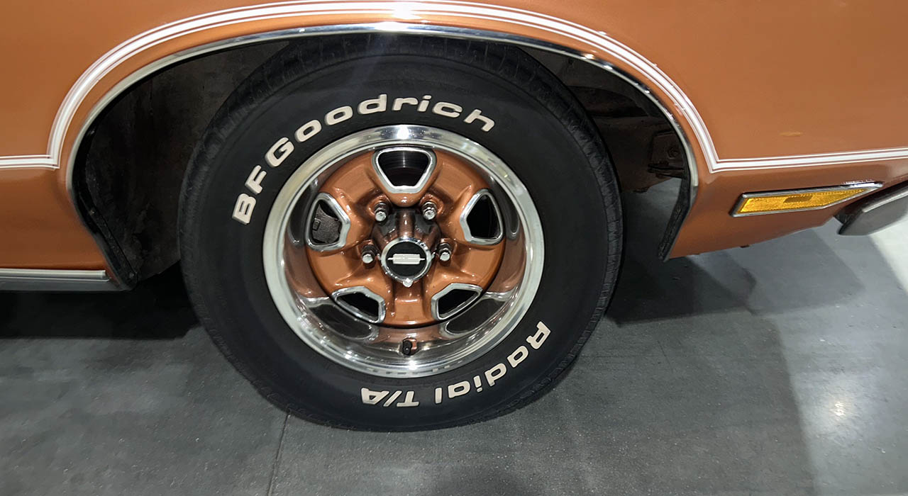 4th Image of a 1971 OLDSMOBILE CUTLAS