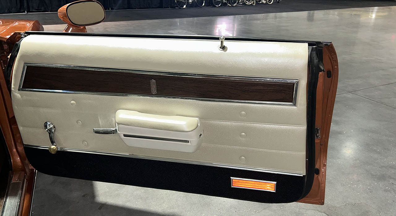 5th Image of a 1971 OLDSMOBILE CUTLAS