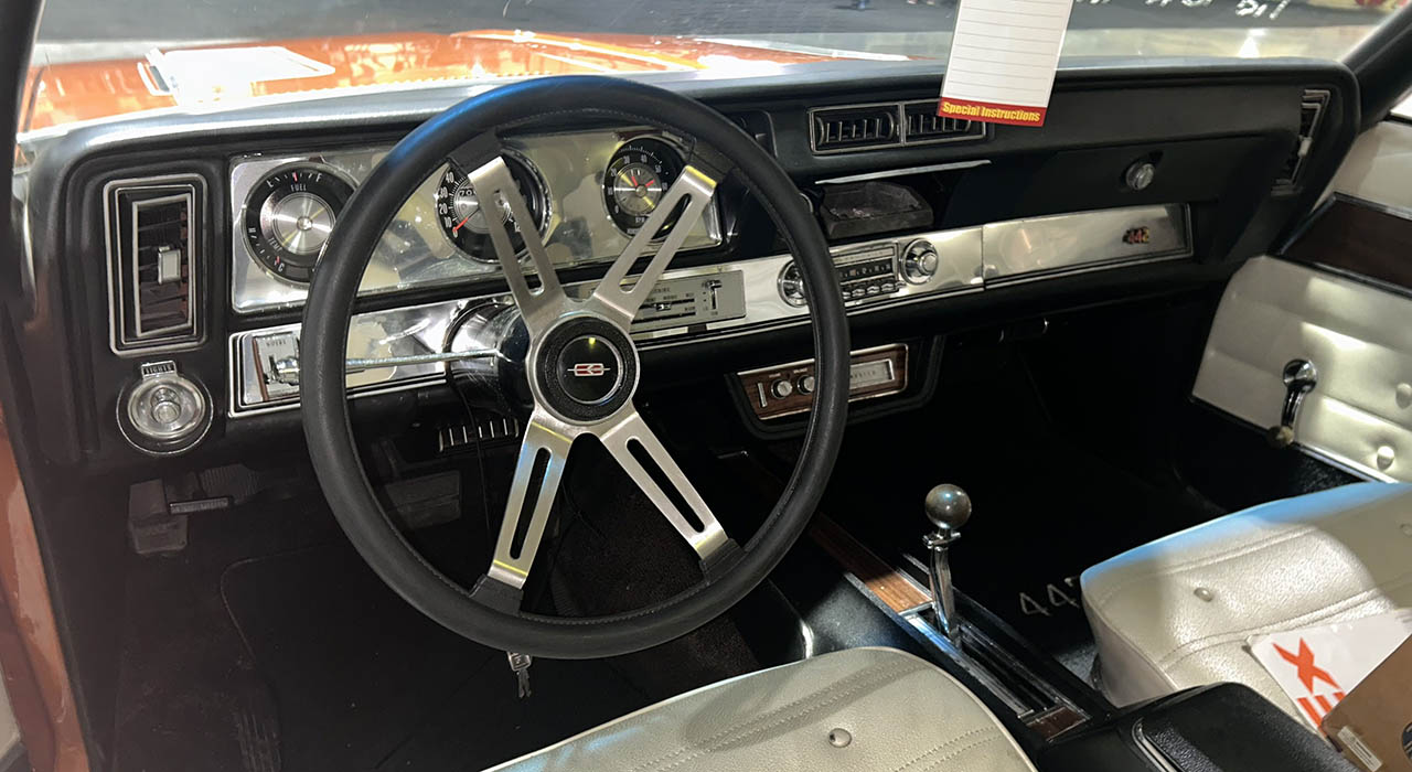 6th Image of a 1971 OLDSMOBILE CUTLAS