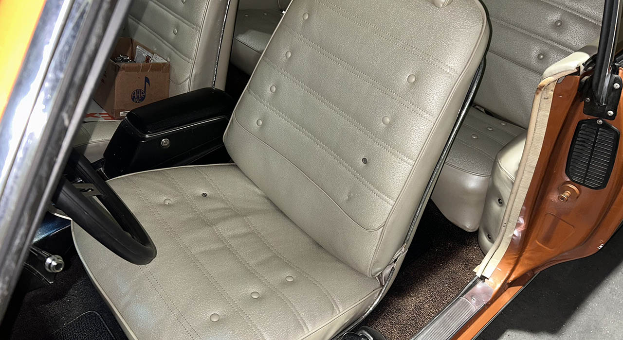 7th Image of a 1971 OLDSMOBILE CUTLAS