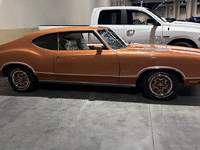 Image 3 of 11 of a 1971 OLDSMOBILE CUTLAS