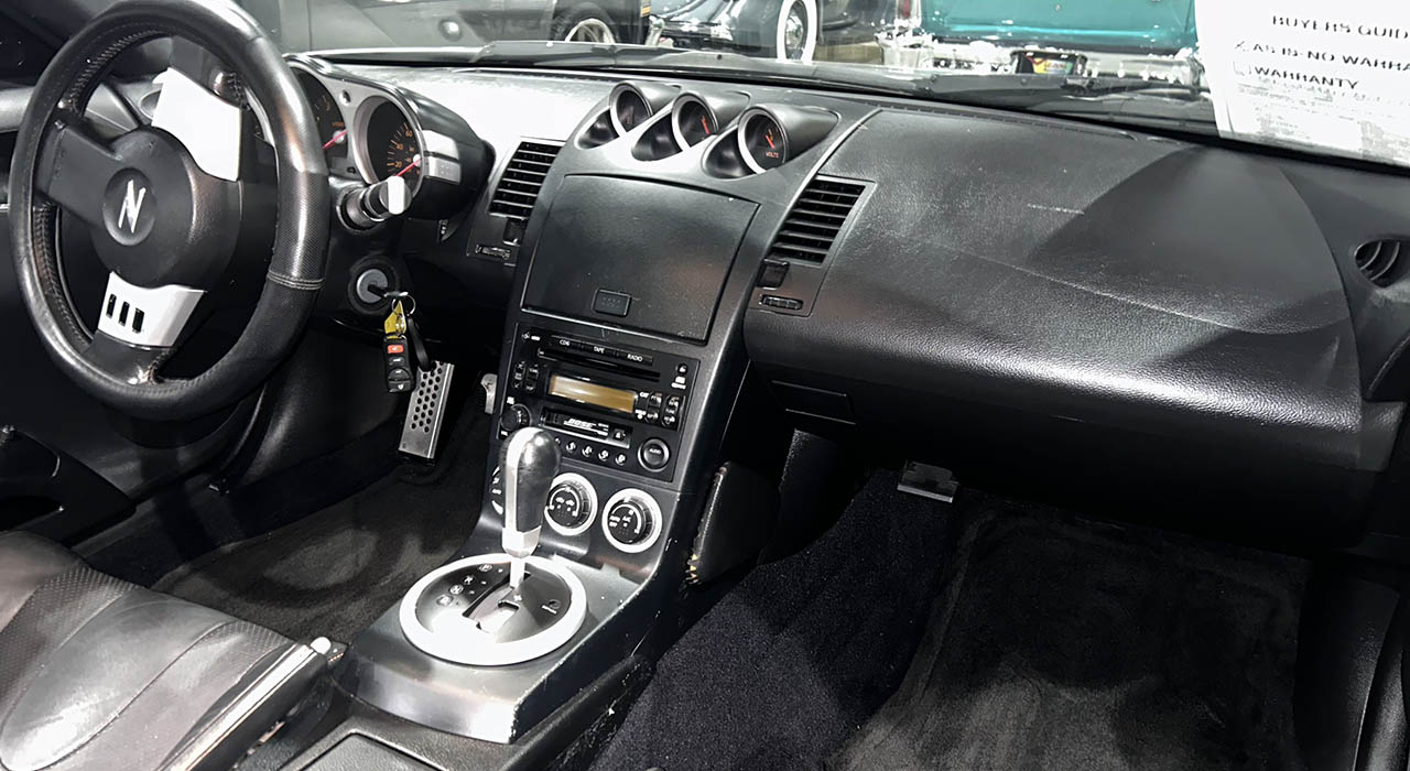 7th Image of a 2004 NISSAN 350Z